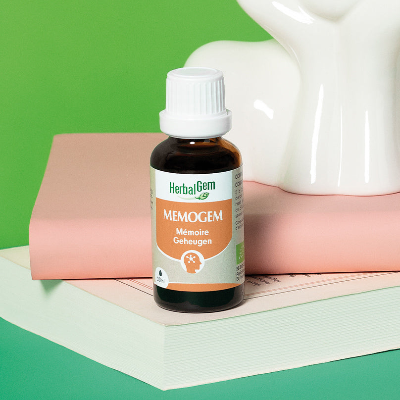 Extrait de bourgeon MEMOGEM, spécialement formulé pour stimuler la mémoire et favoriser la concentration.